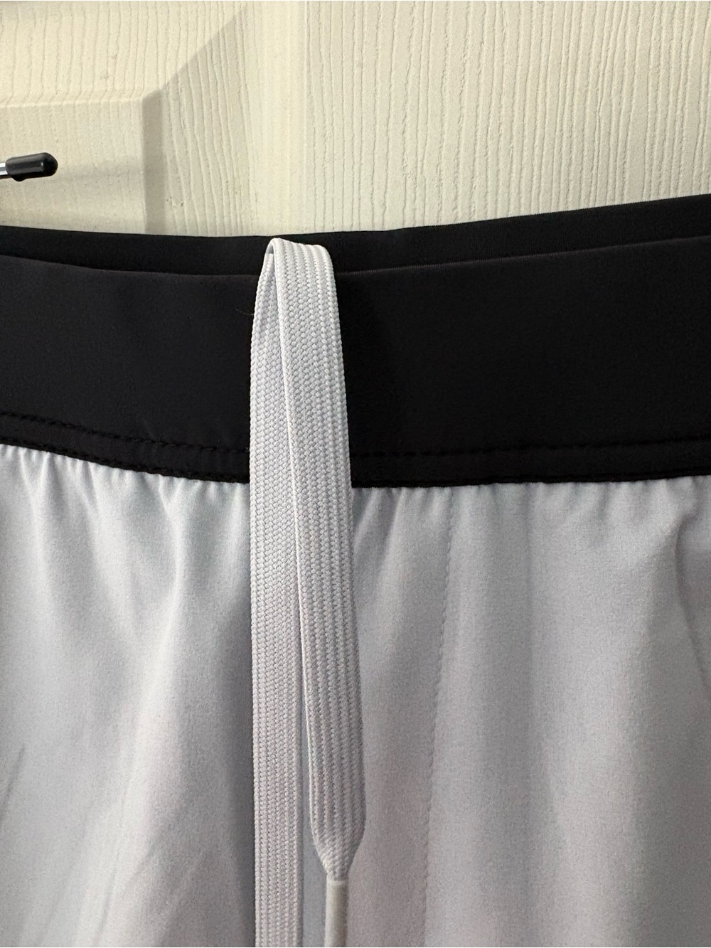 NWT Mens Ten Thousand The Interval Short 7" Lined Light Gray / Black Medium $78 - Picture 4 of 8